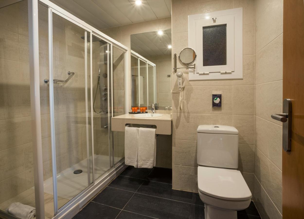 Standard Quadruple Room,1207867996:JPEG